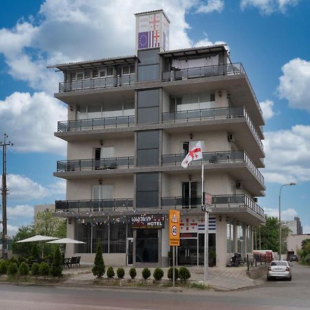 Hotel Carleone 巴统 外观 照片