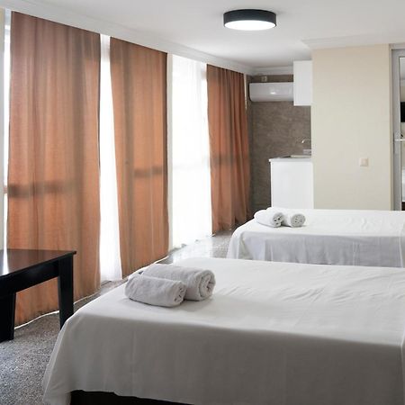Hotel Carleone 巴统 外观 照片