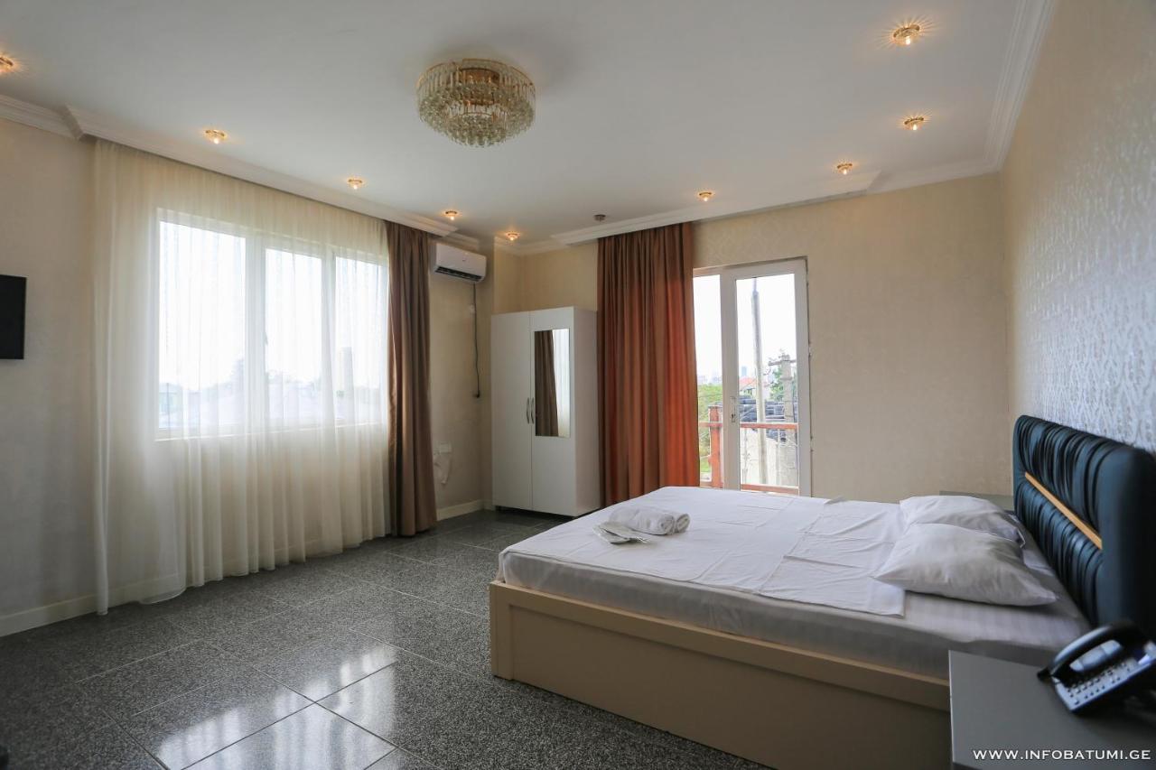 Hotel Carleone 巴统 外观 照片