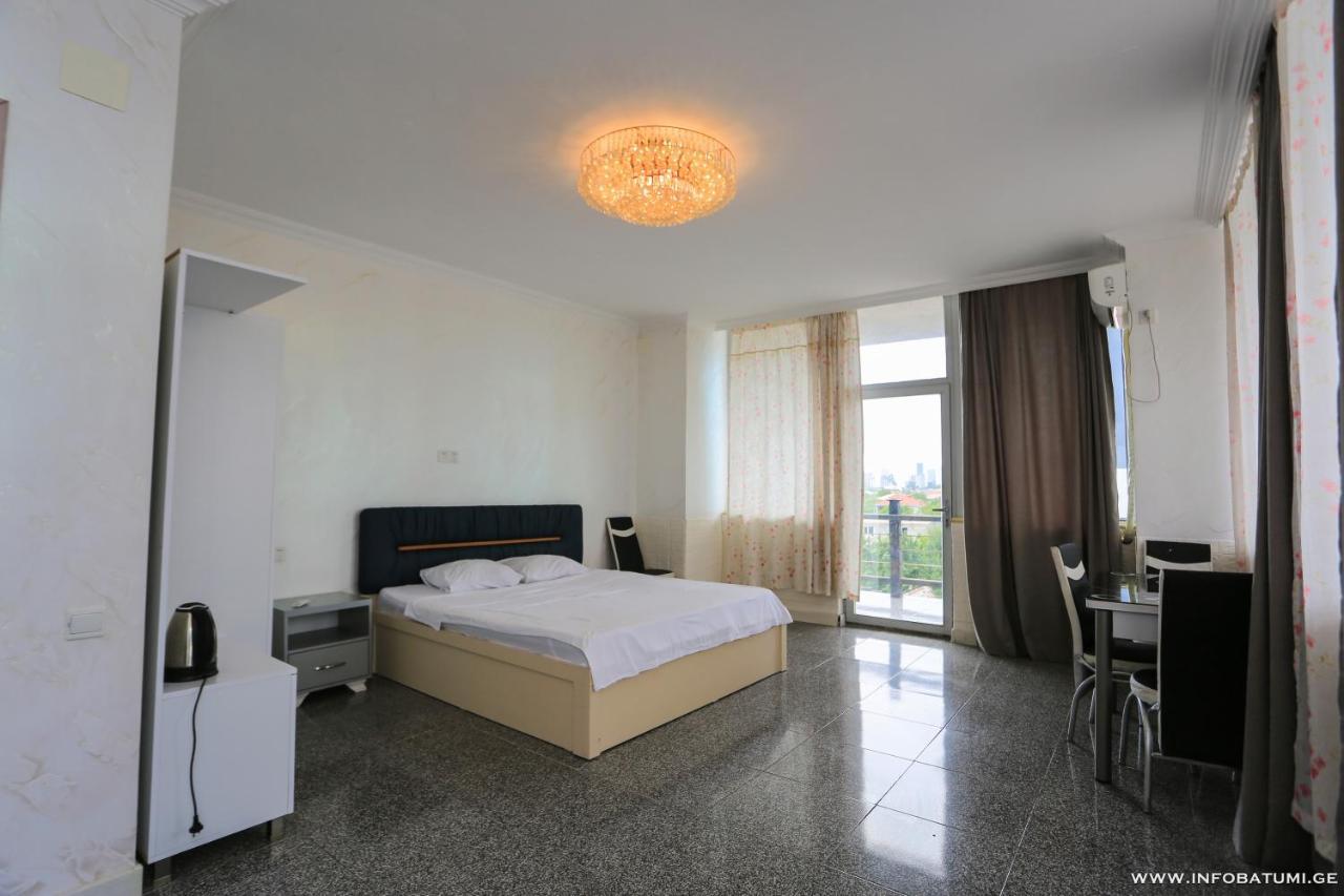 Hotel Carleone 巴统 外观 照片