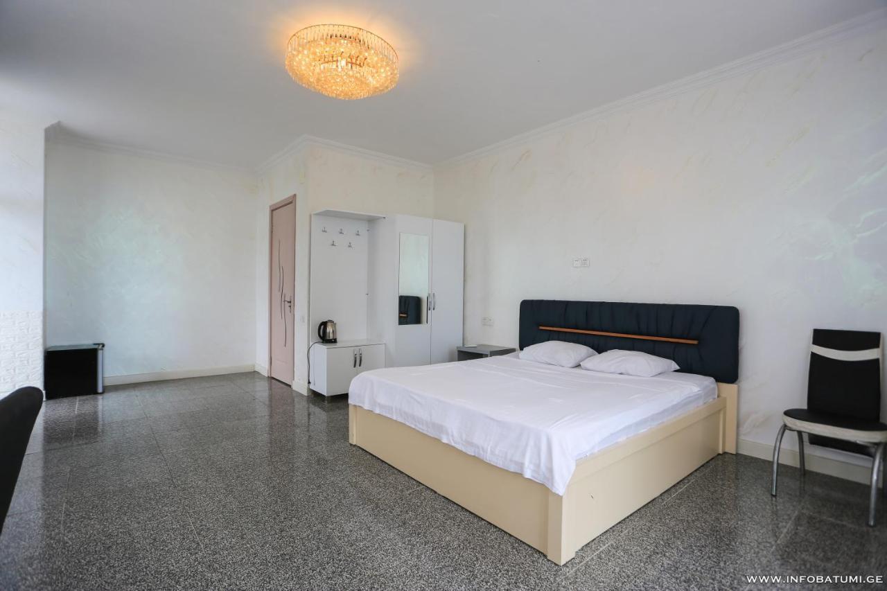 Hotel Carleone 巴统 外观 照片