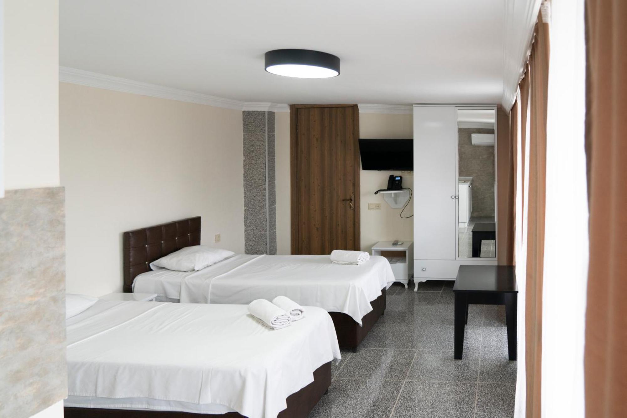 Hotel Carleone 巴统 外观 照片