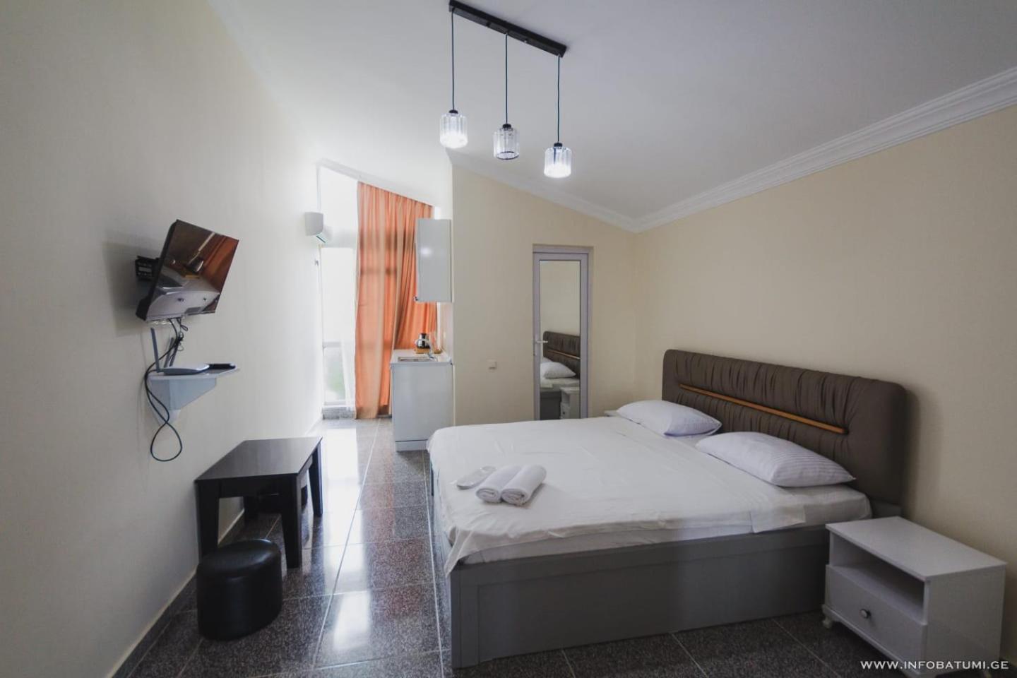 Hotel Carleone 巴统 外观 照片